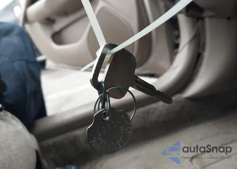 1999 Toyota Camry Le из США, поврежденный, VIN 4T1BG22K7XU596608